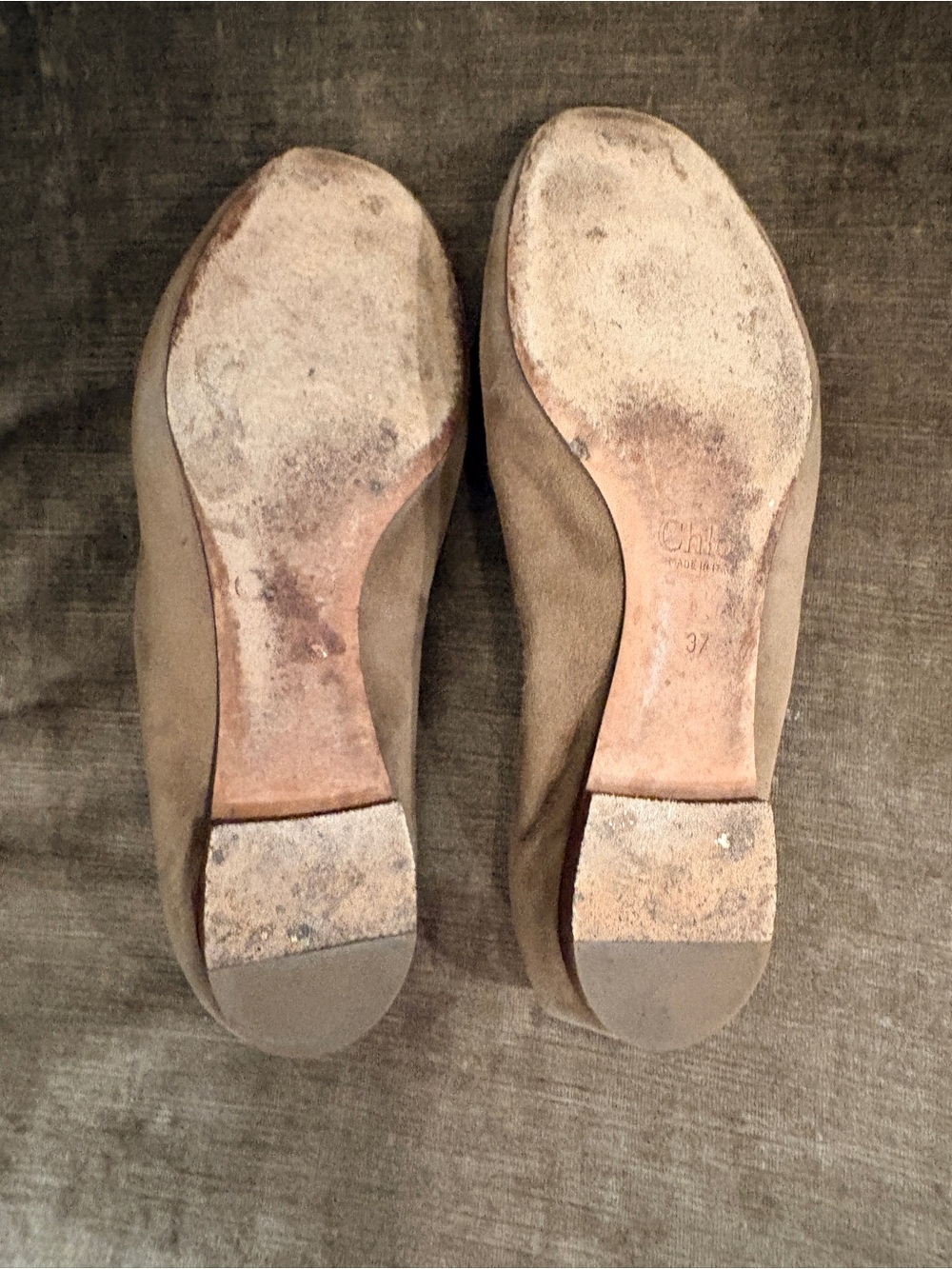 Chloe Lauren Scalloped Suede Ballet Flats in Taupe 37 - Picture 9 of 9